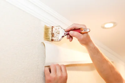 Pose de papier peint à Manhac — revêtements muraux et toiles de verre